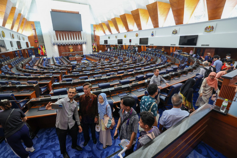 Parliament opens doors to public for first-ever open day