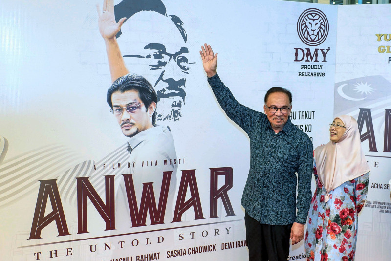 Watch Anwar: The Untold Story biopic, says Fahmi