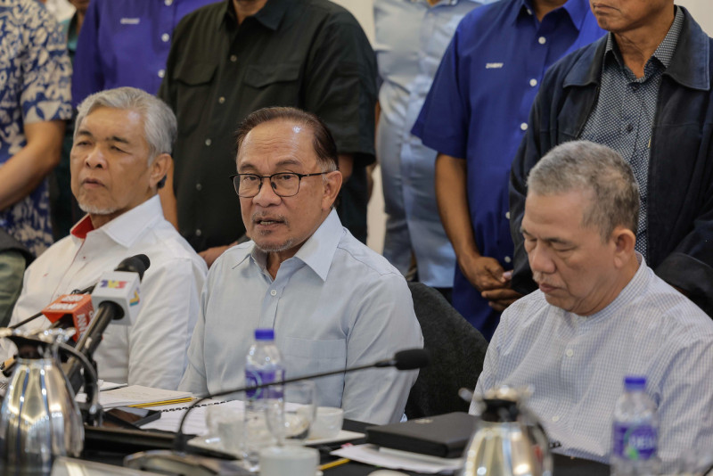 Anwar leaves it to state leaderships to start seat talks