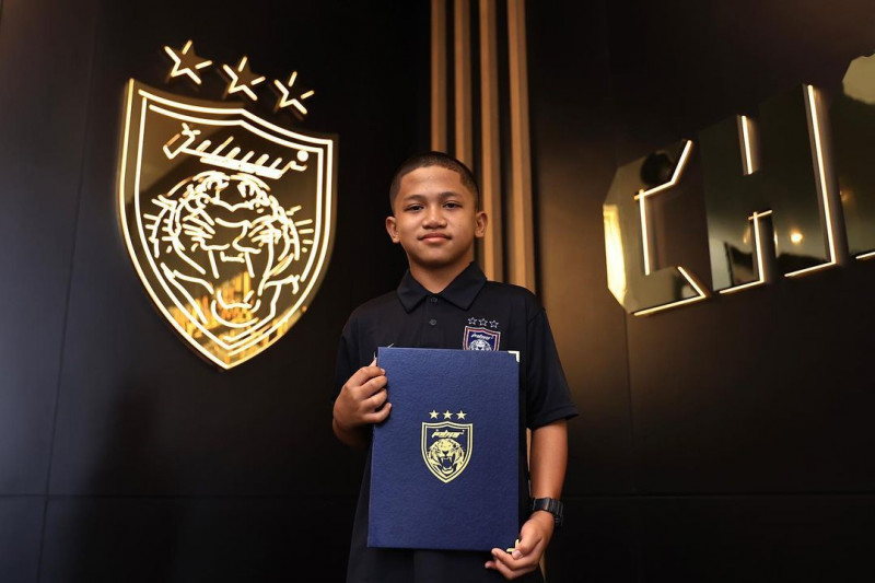 Southern Tigers sign 13-year-old football prodigy