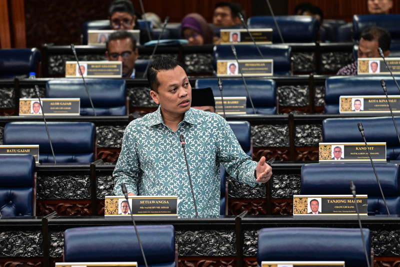 Govt to study discounts for T20 if they install solar panels: Nik Nazmi