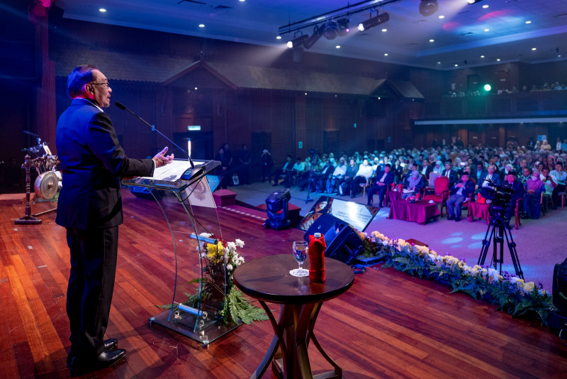 Don’t forget language, literature amid digital drive: Anwar