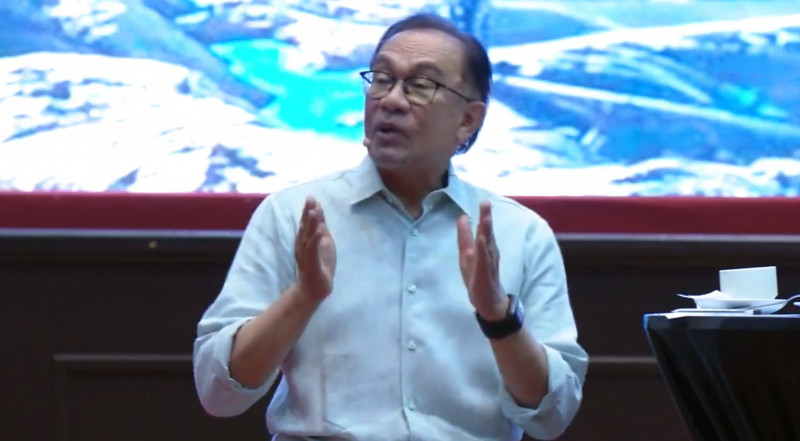 Anwar announces RM3 mil allocation to solve UMS water woes