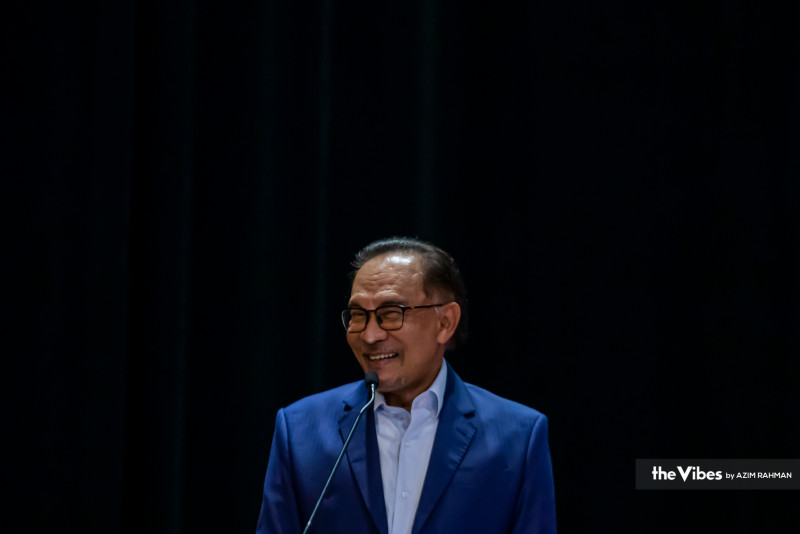 Local PSD scholars to get extra RM100 from next month: Anwar 