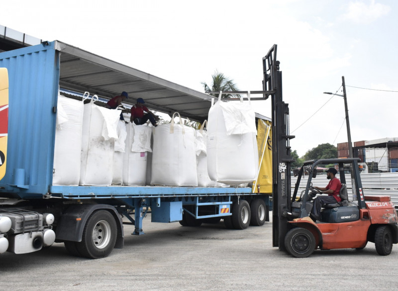 Johor Maqis foils bid to smuggle in 10 tonnes of rice