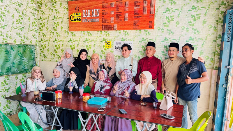 Facing eviction, Tg Aru low-cost flat residents meet for final Aidiladha