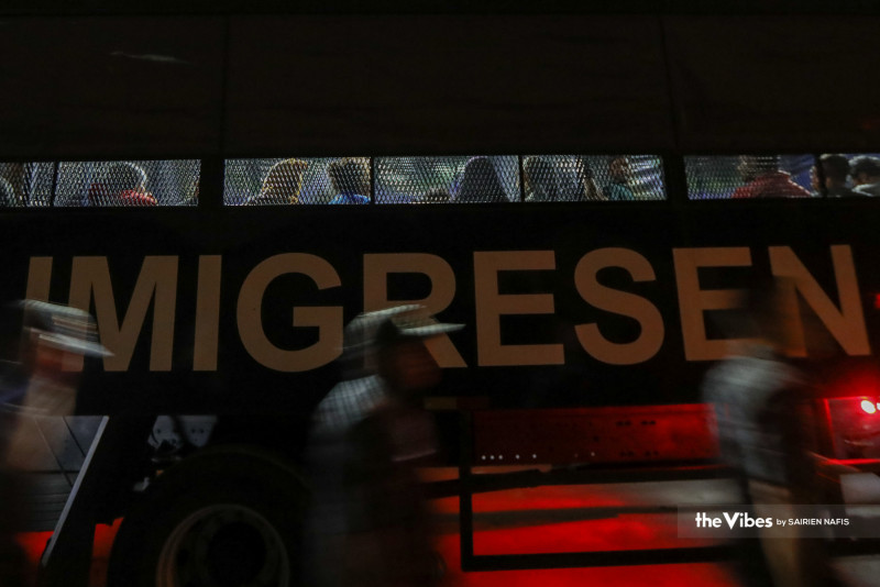 Public backs return of caning for undocumented migrants