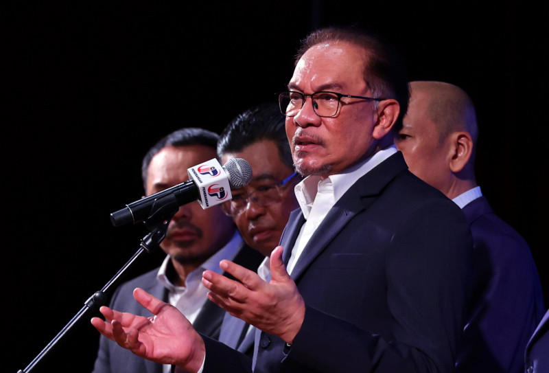 Anwar to meet MIC leaders today