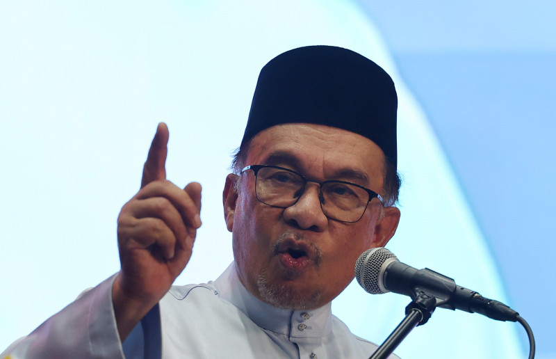 Felda to stay under PM’s Dept for now: Anwar