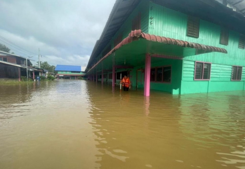 Storms damage houses, cause floods in parts of Sarawak