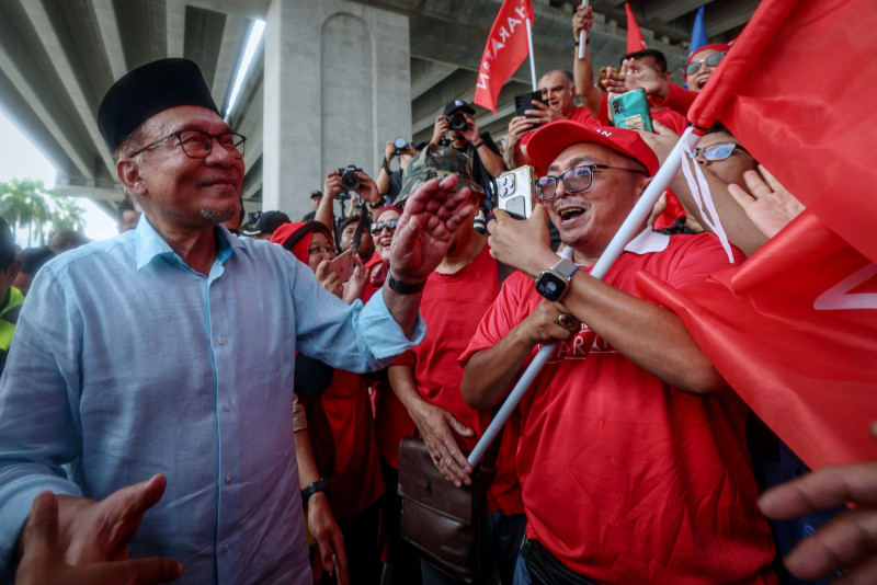 Let’s all campaign in courteous, civilised manner, says Anwar