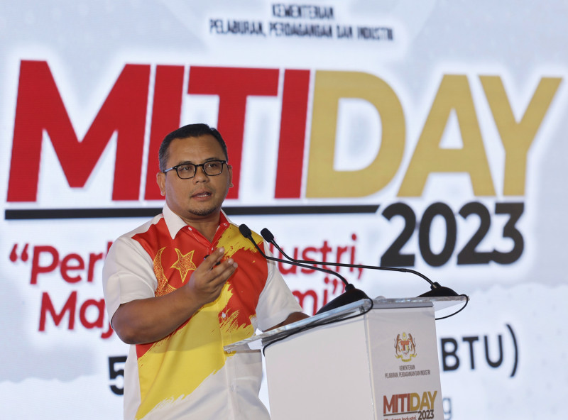 Selangor to bring railway extension proposal to MoT after state polls: Amirudin