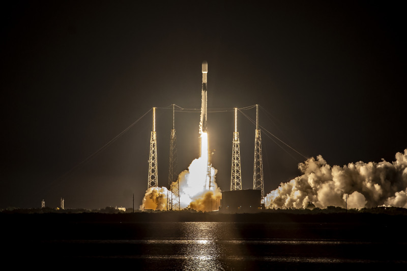 SpaceX sends 22 additional Starlink satellites into space