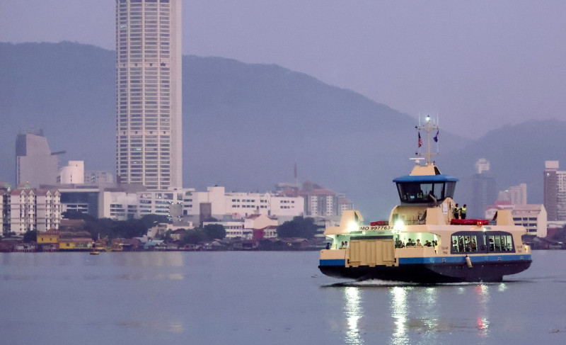 PPSB had purchased four modern catamarans to replace the now disused age-old double-decker ferries that have been hailed as icons of Penang for decades. – Bernama pic, December 8, 2023.