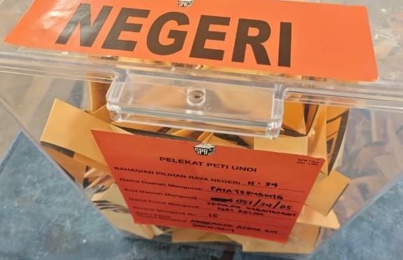 Unsealed ballot box in Paya Terubong brings voting to a halt