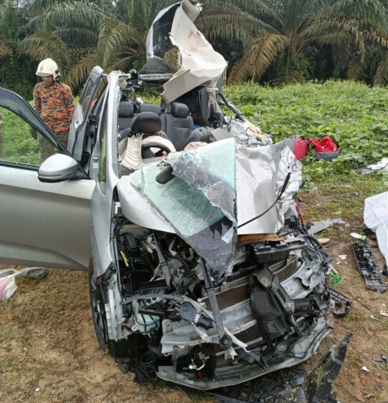 Three Singaporean women die in Kota Tinggi crash