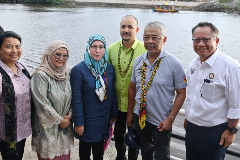 Agong, queen start second part of Pan Borneo Highway tour of over 2,000km
