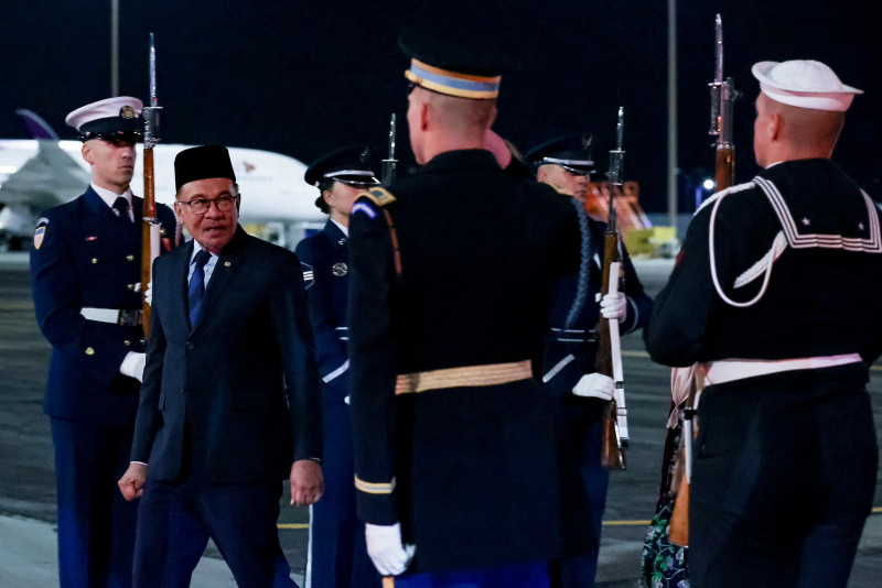 Middle powers like Malaysia can reduce tensions between US, China: Anwar
