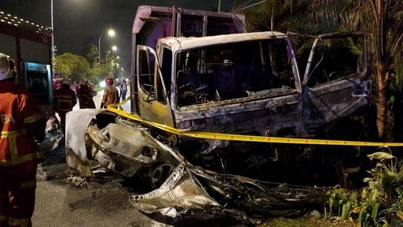3 perish in fiery collision with garbage truck in Ipoh