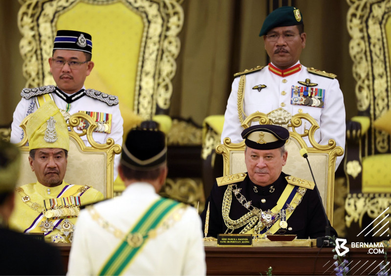 Sultan Ibrahim of Johor sworn in as 17th Agong