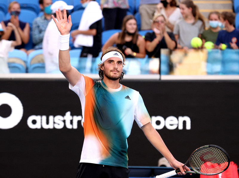 Swearing Tsitsipas pushes past Baez to reach third round of Australian Open
