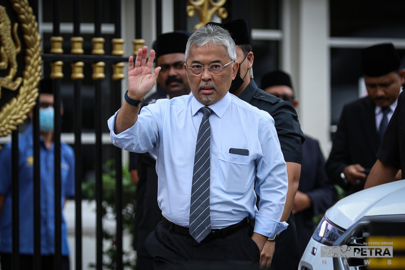 Agong to meet BN’s 30 MPs tomorrow