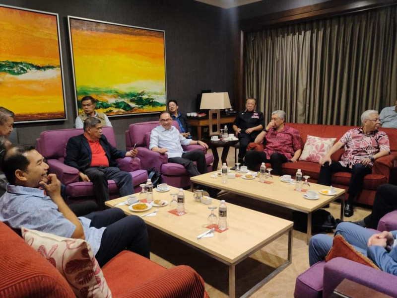 [LIVE] I’m still PM candidate, Anwar assures nation