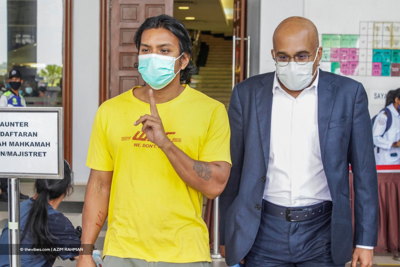 Man accused of verbally abusing nasi lemak seller claims trial