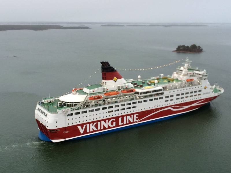Finnish ferry runs aground in Baltic sea 