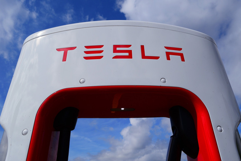 Tesla to pay ex-worker US$137 mil over racism