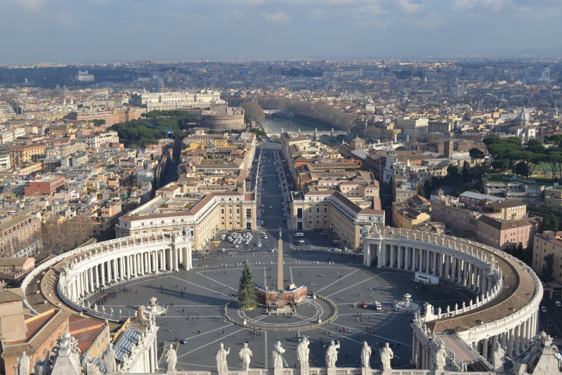 Pope Francis presses young Catholics for a new economy