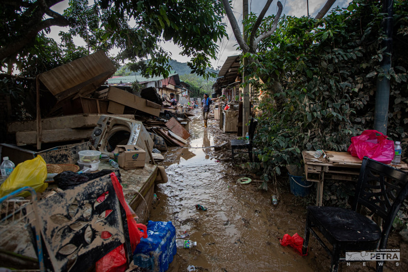 Flood worsens, victims rise in three states