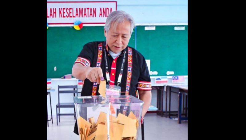 Sabah polls: Anifah Aman votes, hopes for another chance to serve