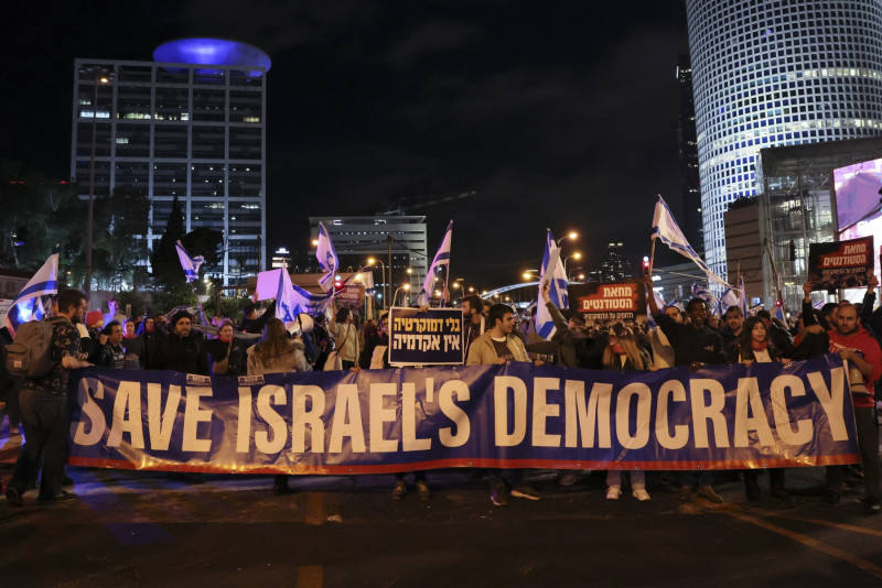 Thousands rally for fifth week against Israeli govt reform plan