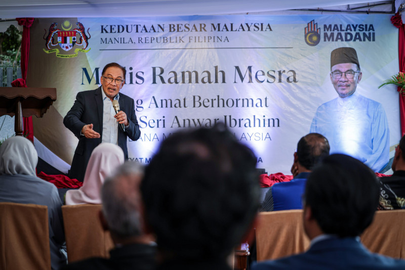 Civil servants must take lead over private consultants: Anwar