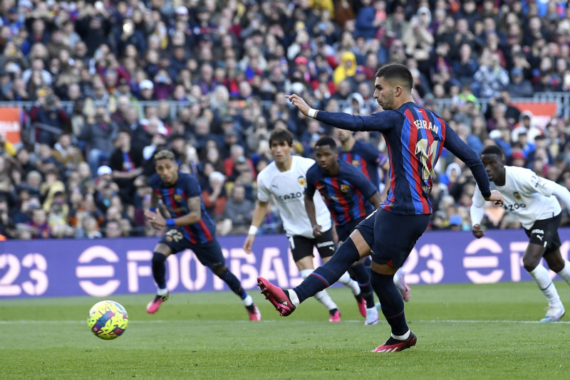 Barca beat Valencia, move nine points clear as Madrid stumble 