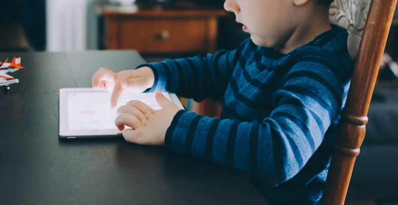 US top health official sounds alarm on child social media use