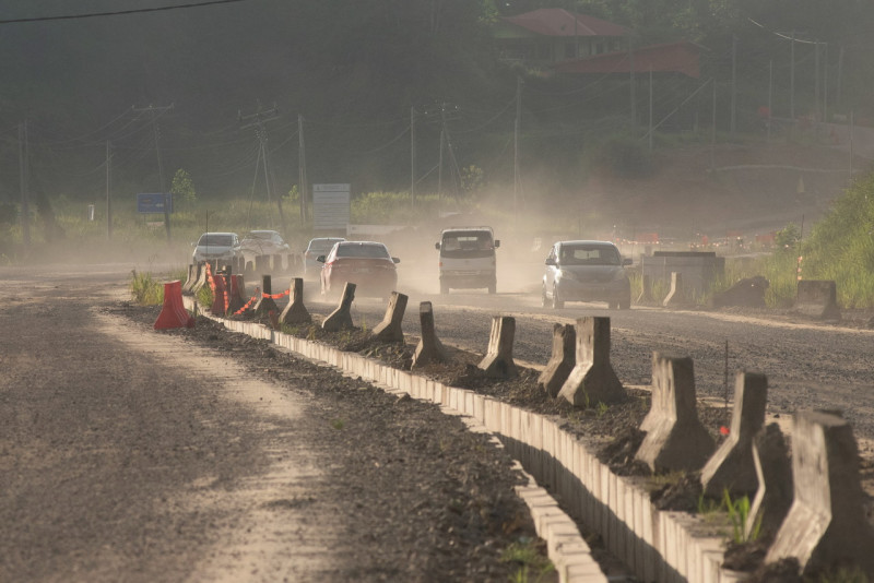Pan Borneo Highway: Uggah urges PWD to address safety issues