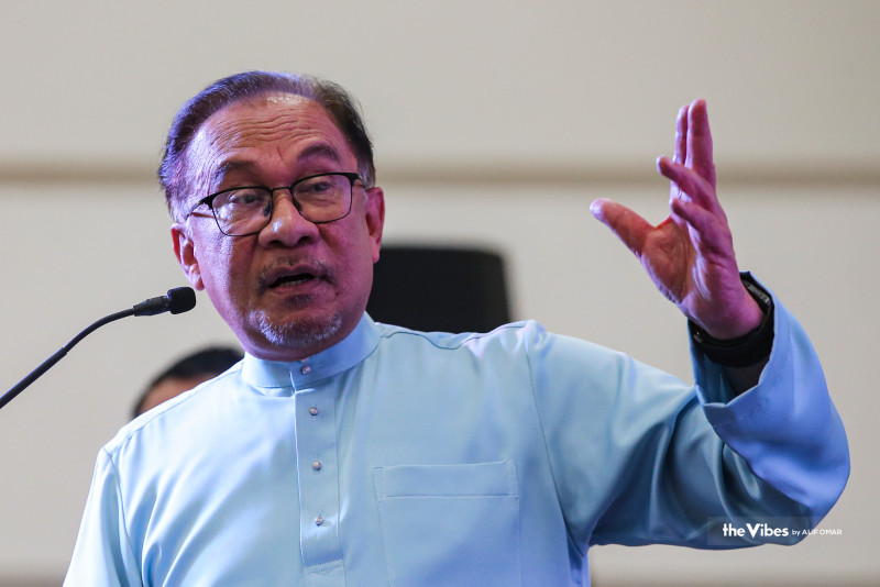 Anwar cites Singapore bus fare hike to defend diesel subsidy cut