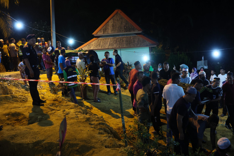 Water surge tragedy: family buries seven bodies last night