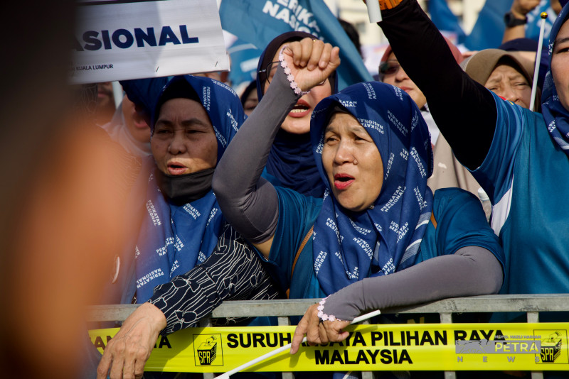 [PHOTOS] Supercharged situations at Selangor nomination centres