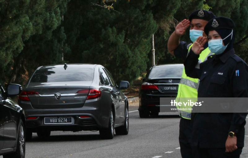 Muhyiddin meets with Agong in Kuantan