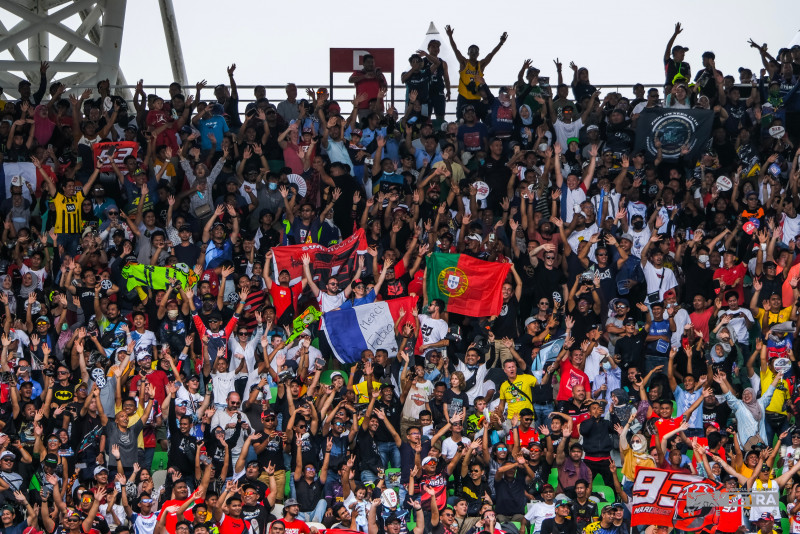 Over 160,000 fans throng Sepang for Malaysian GP weekend