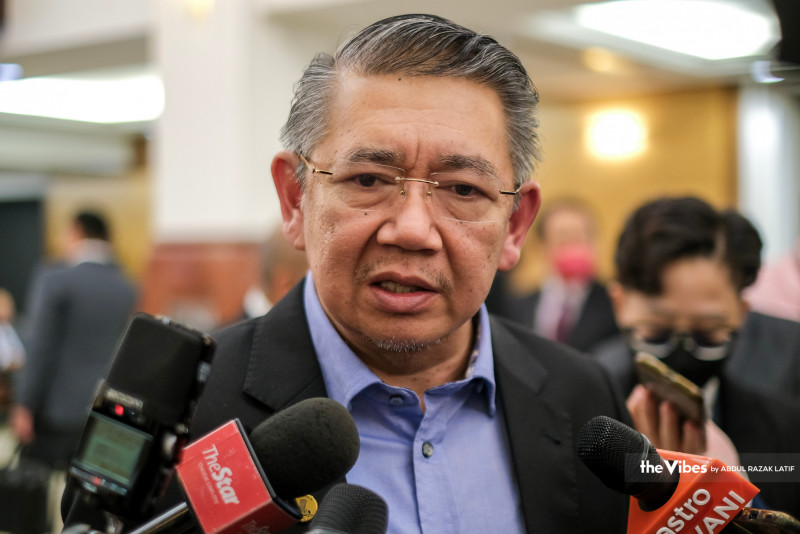 Govt considering Rahmah initiative for school supplies: Salahuddin