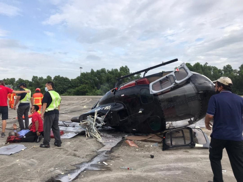 2 hurt in copter crash at Subang airport