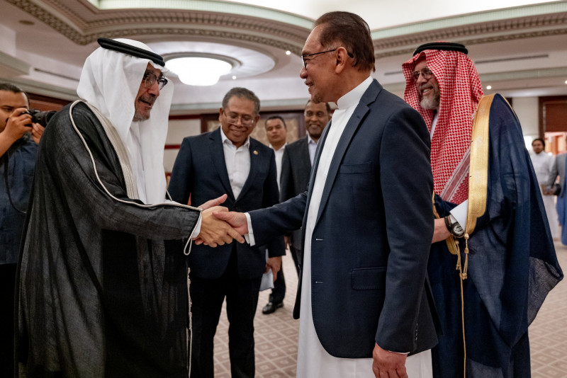 Stop politicking Anwar’s Saudi trip: pol-sec