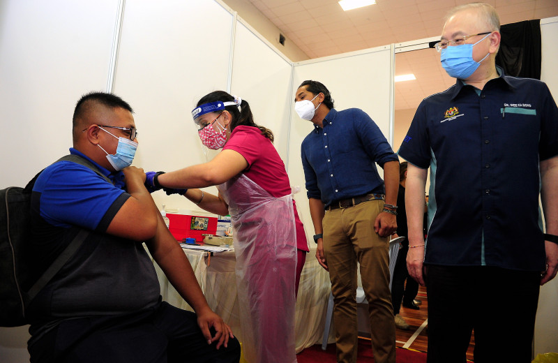 Covid-19 vaccine roll-out for 51,500 transport sector frontliners kicks off