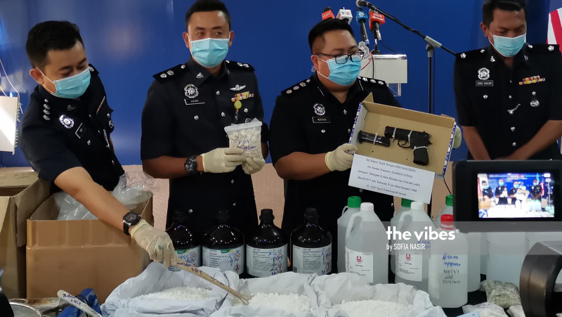 5 nabbed in swoop on drug syndicates