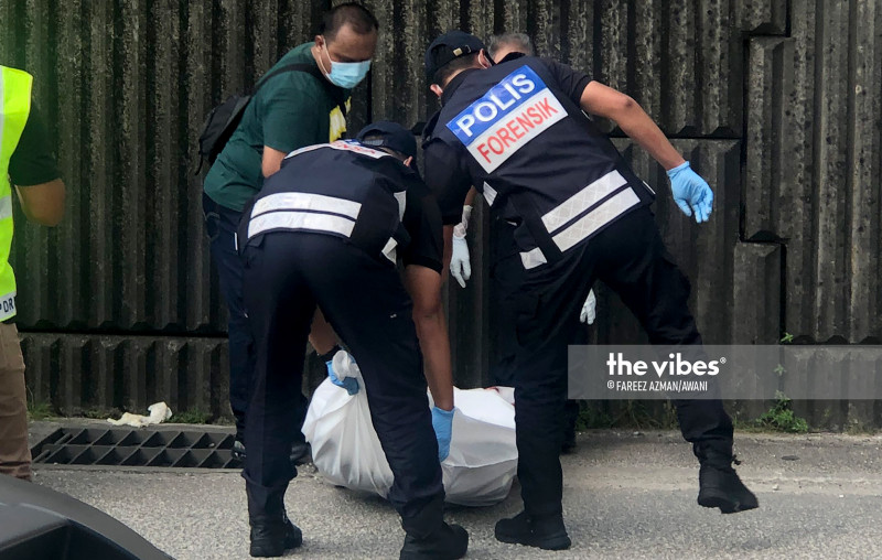Cops shoot dead 4 suspected robbers after car rams into GrabFood rider