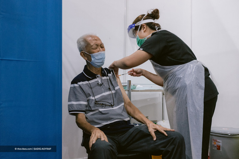 Keep following Covid-19 SOPs even after 1st jab, health DG urges elderly